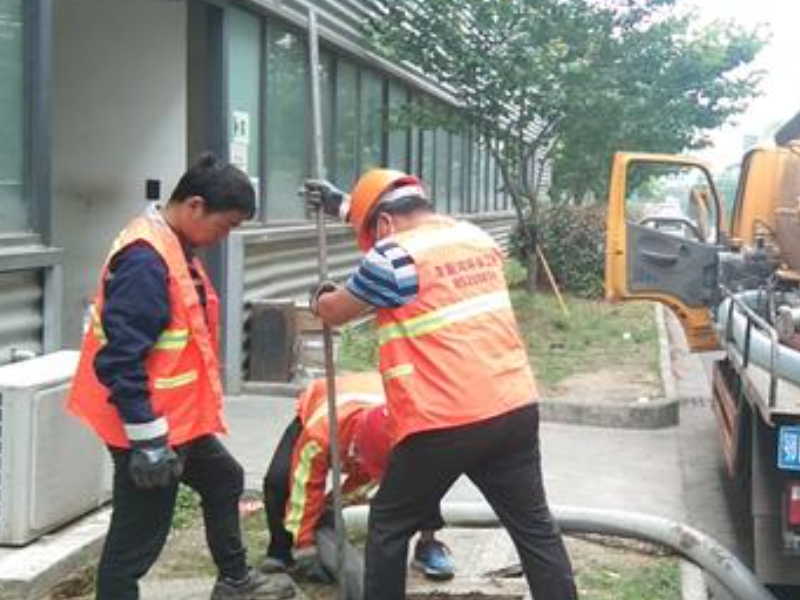 武汉高新大道专业疏通下水道，疏通公司电话，疏通价格