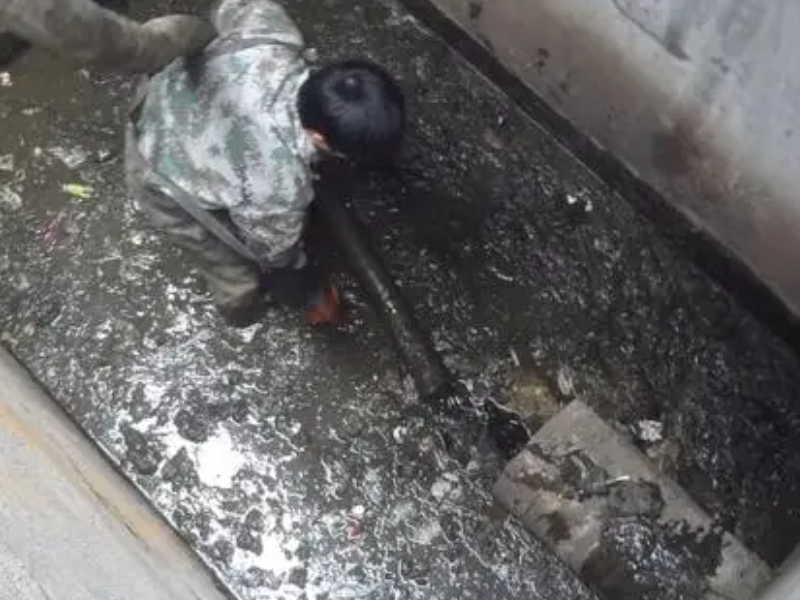 武汉市新洲管道疏通-化粪池抽粪清理-大型管道清洗